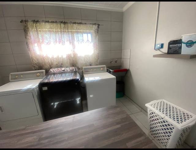 5 BEDROOM HOUSE FOR SALE IN MULLERSTUINE